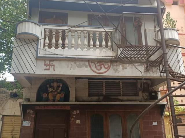 2 BHK Apartment in Nampally for rent Hyderabad. The reference number is 7075890