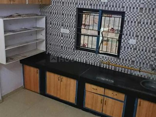 2 BHK Apartment in Naranpura for rent Ahmedabad. The reference number is 20907670