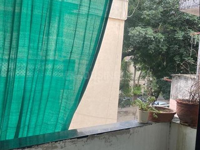 2 BHK Apartment in Naranpura for rent Ahmedabad. The reference number is 21167471