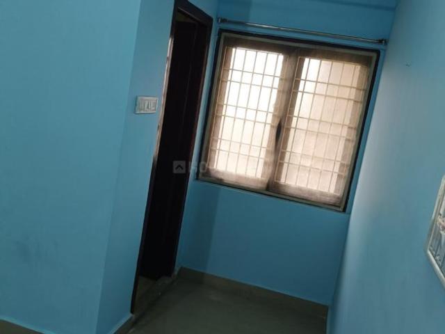 2 BHK Apartment in Narasimharao Pet for rent Eluru. The reference number is 20990321