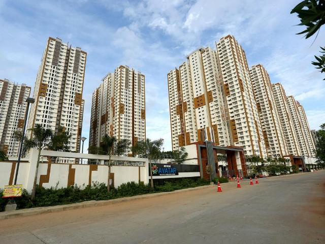 2 BHK Apartment in Narsingi for resale Hyderabad. The reference number is 21049197