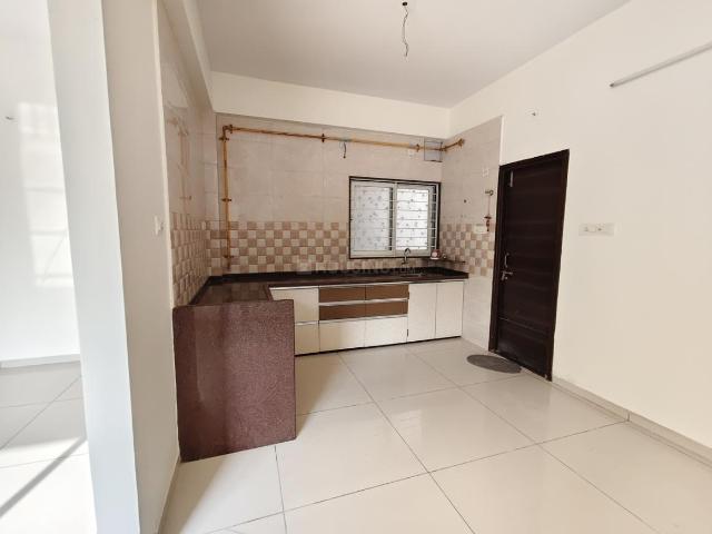 2 BHK Apartment in New Alkapuri for resale Vadodara. The reference number is 20590446