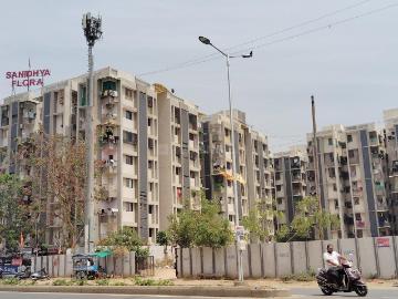 2 BHK Apartment in New Ranip for resale Ahmedabad. The reference number is 19878951