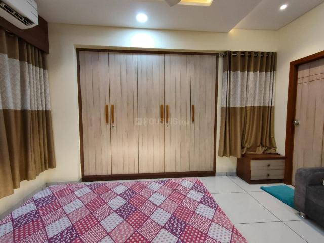 2 BHK Apartment in New Ranip for resale Ahmedabad. The reference number is 21270702