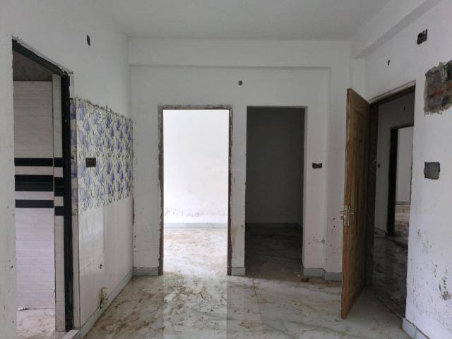 2 BHK Apartment in Keshtopur for resale Kolkata. The reference number is 20849421