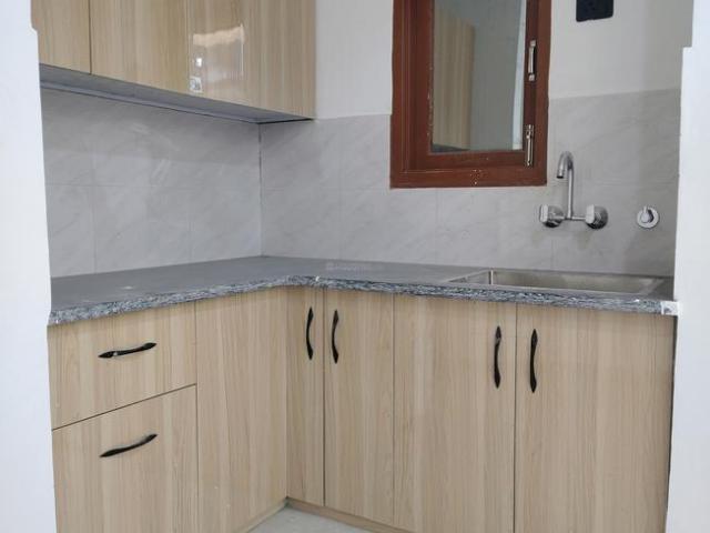 2 BHK Apartment in Neb Sarai for resale New Delhi. The reference number is 18006673