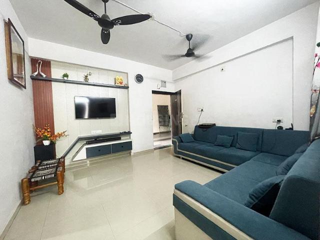 2 BHK Apartment in Nikol for resale Ahmedabad. The reference number is 21014338