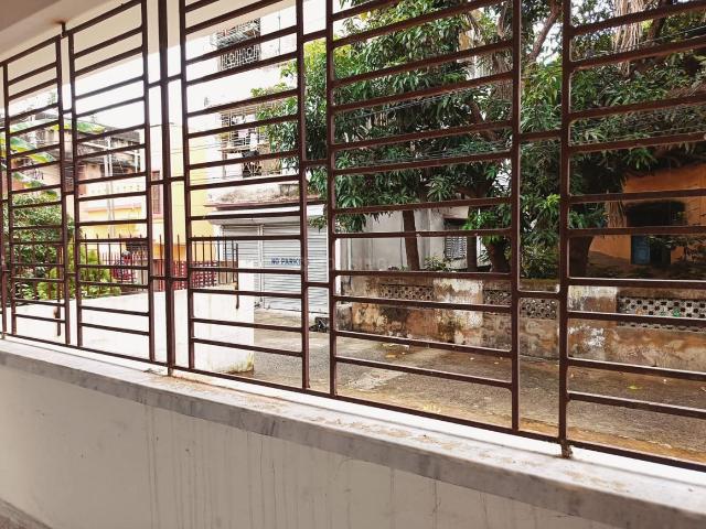 2 BHK Apartment in Nimta for resale Kolkata. The reference number is 20833439