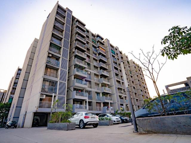2 BHK Apartment in Nipania for resale Indore. The reference number is 20543099