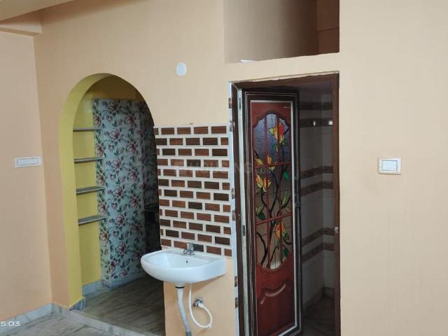 2 BHK Apartment in South Dum Dum for rent Kolkata. The reference number is 20457680