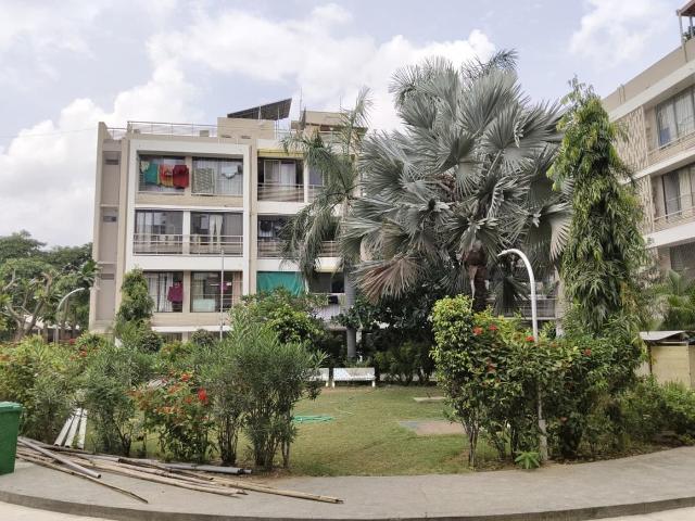 2 BHK Apartment in Sola for rent Ahmedabad. The reference number is 21094149