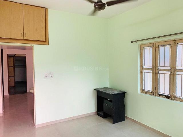 2 BHK Apartment in Satellite for rent Ahmedabad. The reference number is 19263979