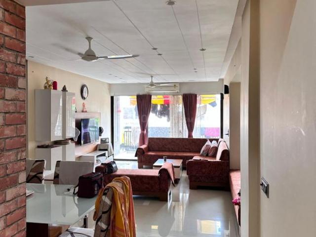 2 BHK Apartment in Satellite for rent Ahmedabad. The reference number is 19687763