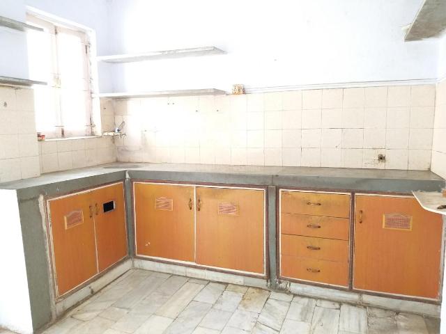 2 BHK Apartment in Satellite for rent Ahmedabad. The reference number is 20140786