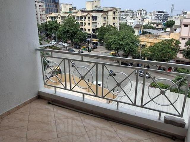 2 BHK Apartment in Satellite for rent Ahmedabad. The reference number is 20884995