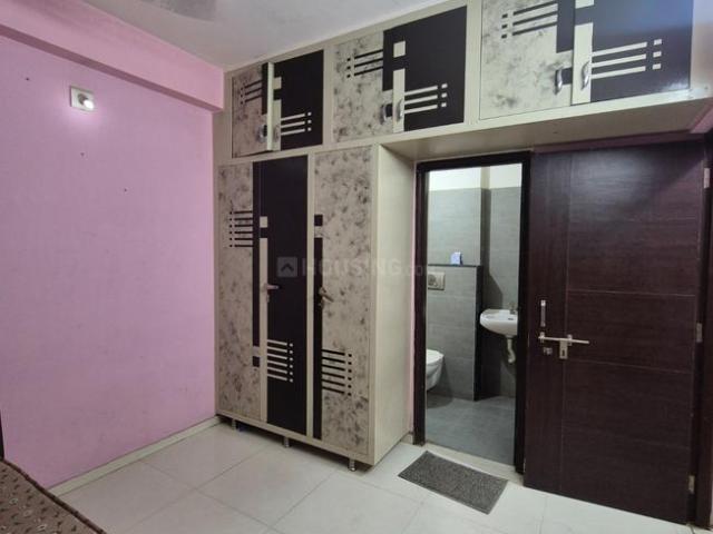 2 BHK Apartment in Sayajiganj for rent Vadodara. The reference number is 20633325