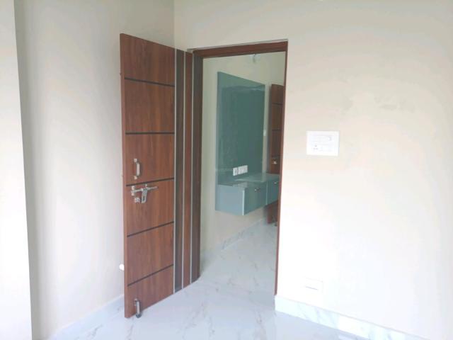 2 BHK Apartment in Sanjeeva Reddy Nagar for rent Hyderabad. The reference number is 20740586