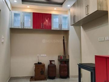 2 BHK Apartment in Santoshpur for rent Kolkata. The reference number is 20389155