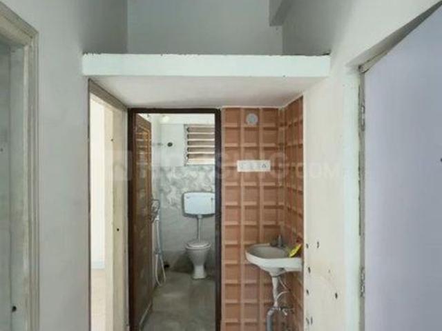 2 BHK Apartment in Santoshpur for resale Kolkata. The reference number is 20749828