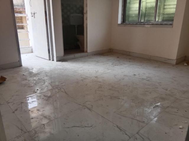 2 BHK Apartment in Santoshpur for resale Kolkata. The reference number is 20245587