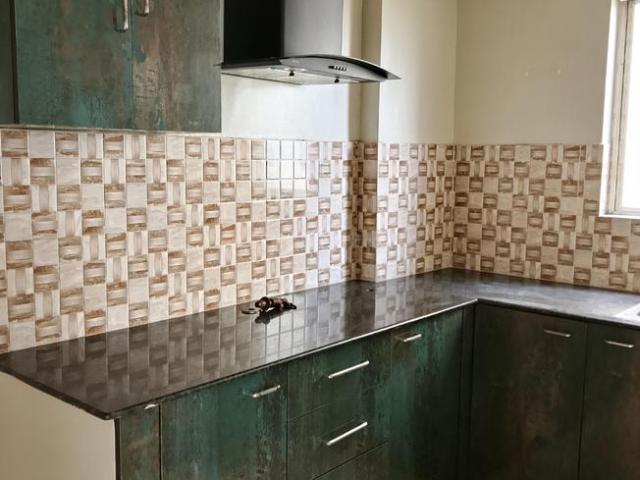 2 BHK Apartment in Santoshpur for resale Kolkata. The reference number is 21146121