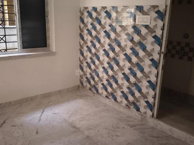 2 BHK Apartment in Santoshpur for resale Kolkata. The reference number is 21230753