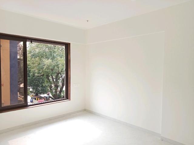 2 BHK Apartment in Santacruz East for resale Mumbai. The reference number is 21175325