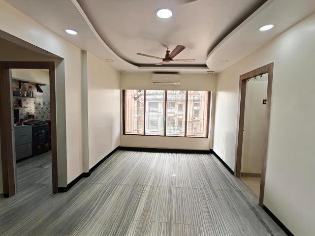 2 BHK Apartment in Santacruz East for resale Mumbai. The reference number is 21177457
