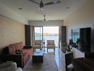 2 BHK Apartment in Santacruz West for rent Mumbai. The reference number is 19691768