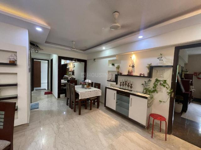 2 BHK Apartment in Santacruz West for rent Mumbai. The reference number is 21006182