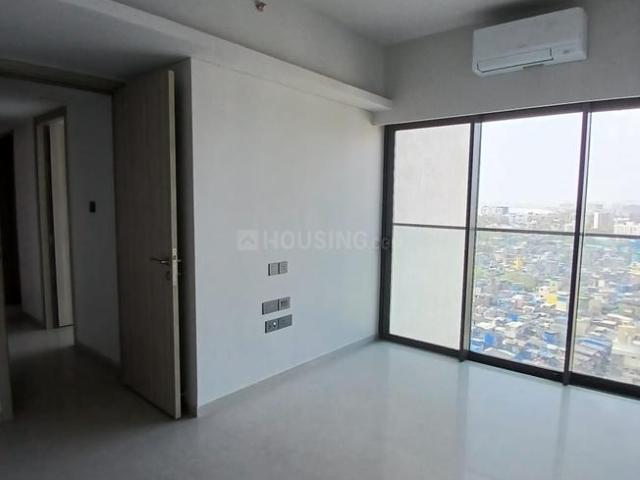 2 BHK Apartment in Santacruz West for rent Mumbai. The reference number is 21012658