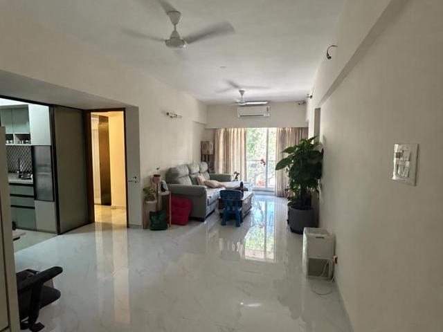 2 BHK Apartment in Santacruz West for rent Mumbai. The reference number is 21052348