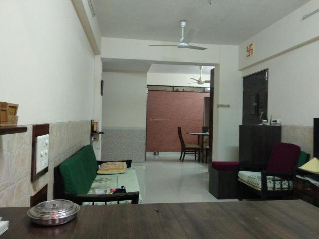 2 BHK Apartment in Santacruz West for resale Mumbai. The reference number is 10330552