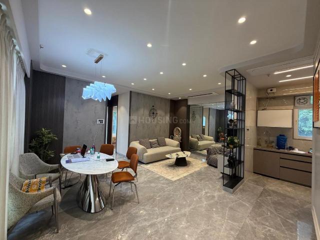 2 BHK Apartment in Santacruz West for resale Mumbai. The reference number is 21037873
