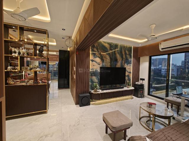 2 BHK Apartment in Santacruz West for resale Mumbai. The reference number is 21050642