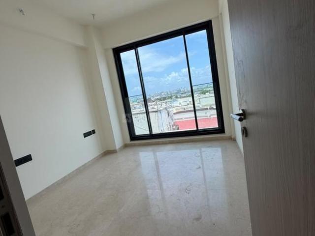 2 BHK Apartment in Santacruz West for resale Mumbai. The reference number is 21136029