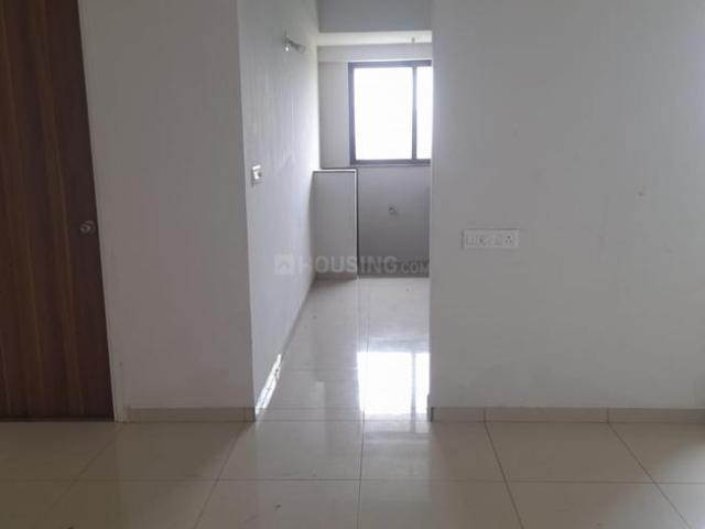 2 BHK Apartment in Sarkhej for rent Ahmedabad. The reference number is 21107295