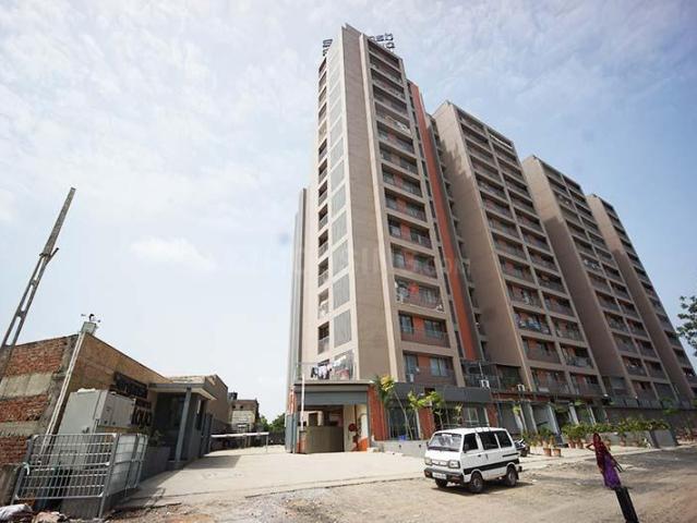 2 BHK Apartment in Sarkhej for resale Ahmedabad. The reference number is 20761521