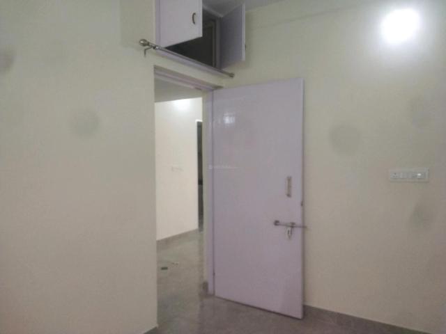 2 BHK Apartment in Sarita Vihar for rent New Delhi. The reference number is 19441086