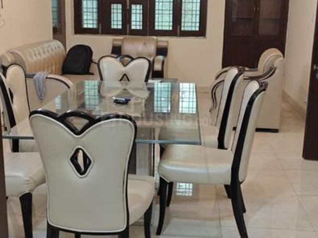 2 BHK Apartment in Sarita Vihar for rent New Delhi. The reference number is 19915335