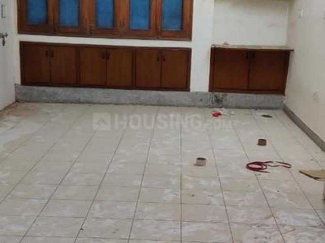 2 BHK Apartment in Sarita Vihar for rent New Delhi. The reference number is 19915549