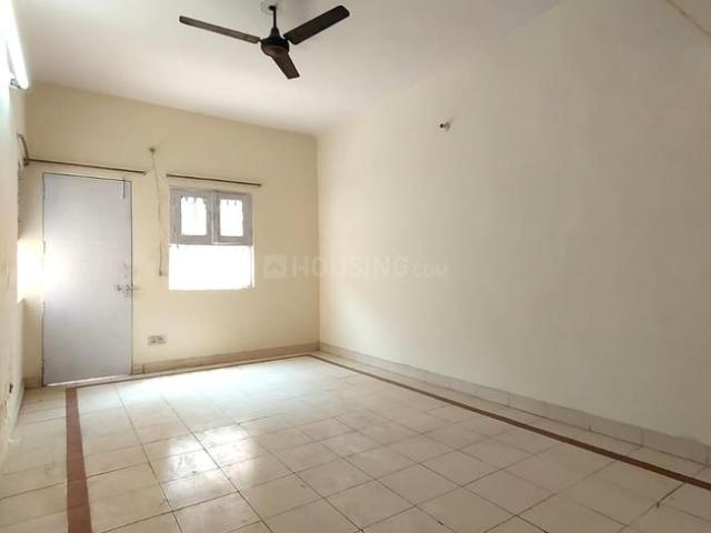 2 BHK Apartment in Sarita Vihar for rent New Delhi. The reference number is 20244353