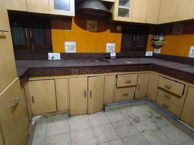 2 BHK Apartment in Sarita Vihar for rent New Delhi. The reference number is 20893429