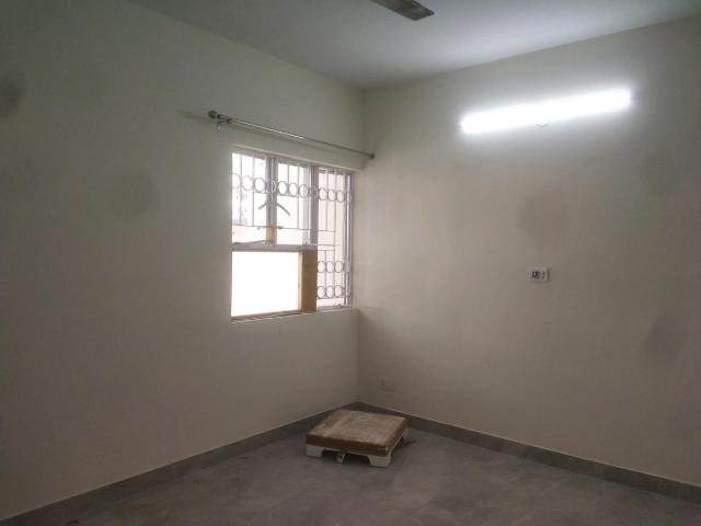 2 BHK Apartment in Sarita Vihar for resale New Delhi. The reference number is 19320084