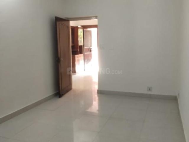 2 BHK Apartment in Sarita Vihar for resale New Delhi. The reference number is 20140119