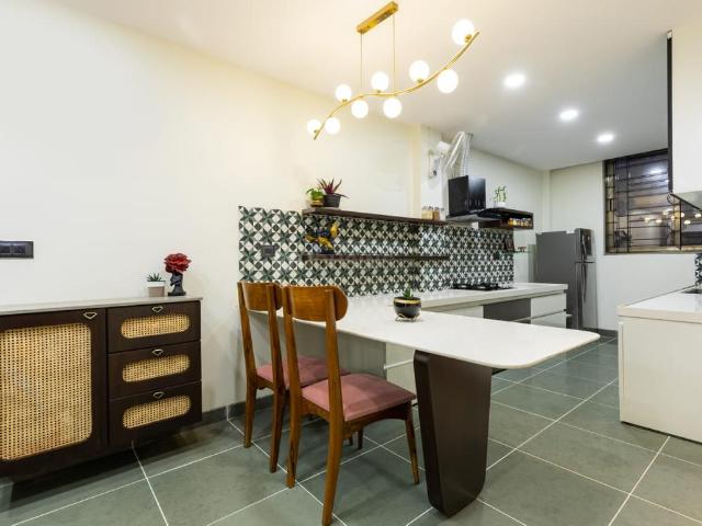 2 BHK Apartment in Scheme 103 for rent Indore. The reference number is 18935004