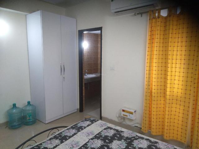 2 BHK Apartment in Sector 143 for rent Noida. The reference number is 20941472