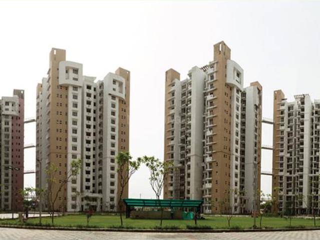 2 BHK Apartment in Sector 143 for resale Noida. The reference number is 20013092