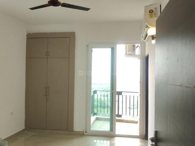 2 BHK Apartment in Sector 143B for rent Noida. The reference number is 19476394