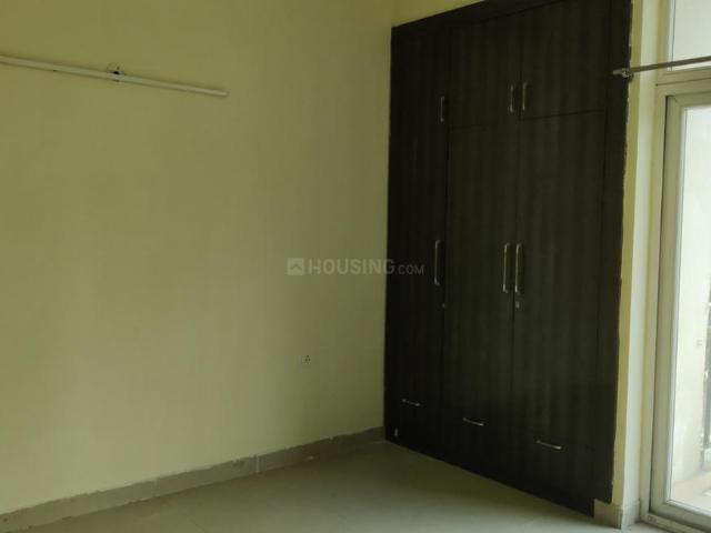 2 BHK Apartment in Sector 143B for rent Noida. The reference number is 20562375